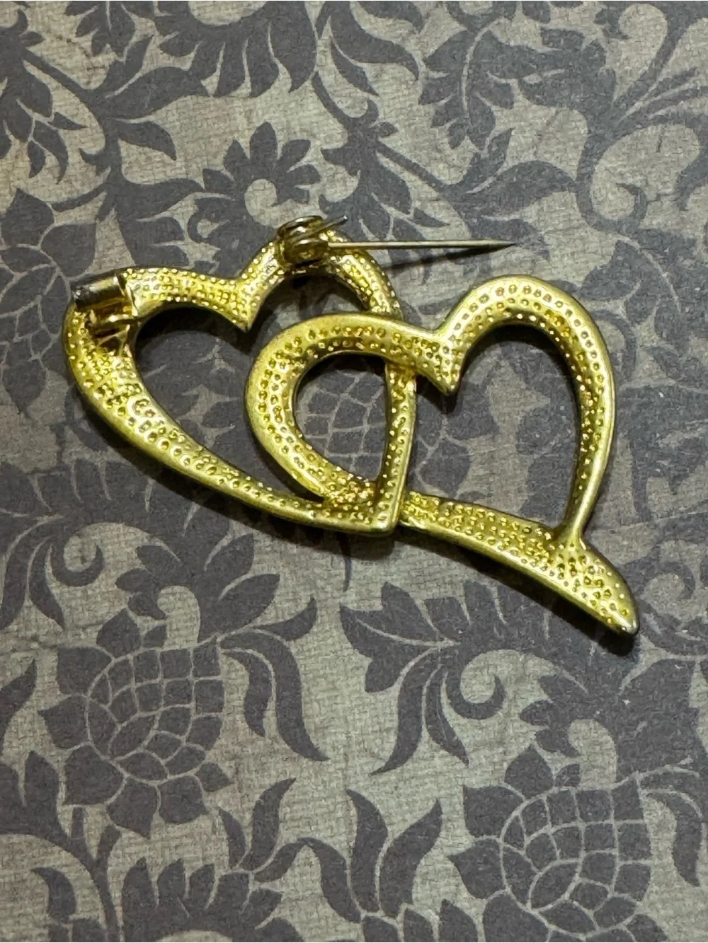 VINTAGE DOUBLE HEARTS BROOCH